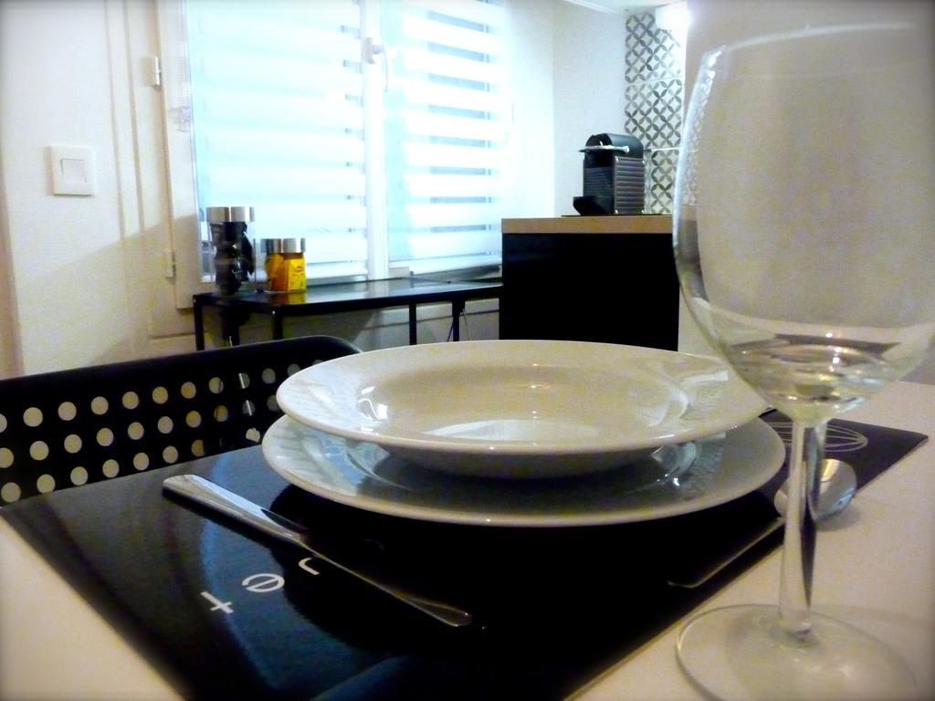 Duplex De Charme Au Coeur De Montmartre Apartment ปารีส ห้อง รูปภาพ