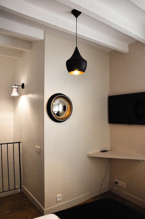 Duplex De Charme Au Coeur De Montmartre Apartment ปารีส ห้อง รูปภาพ