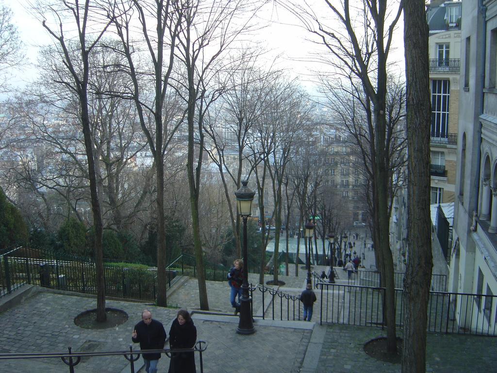 Duplex De Charme Au Coeur De Montmartre Apartment ปารีส ภายนอก รูปภาพ